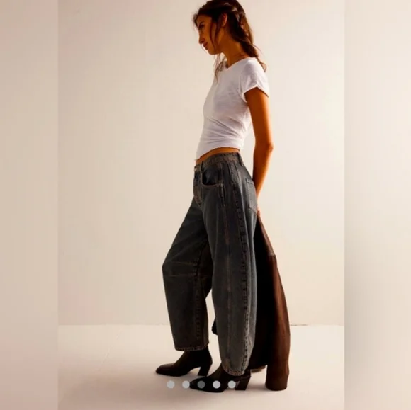 Free People Good Luck Barrel Jeans Mid Rise Distressed Relaxed Ian Indigo 28 NWT - Picture 13 of 16